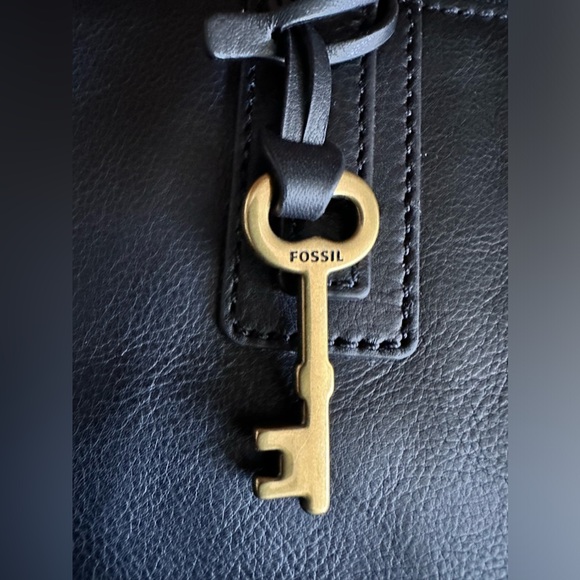 NWOT. Fossil Bridgitte Leather Laptop Bag - Picture 3 of 13